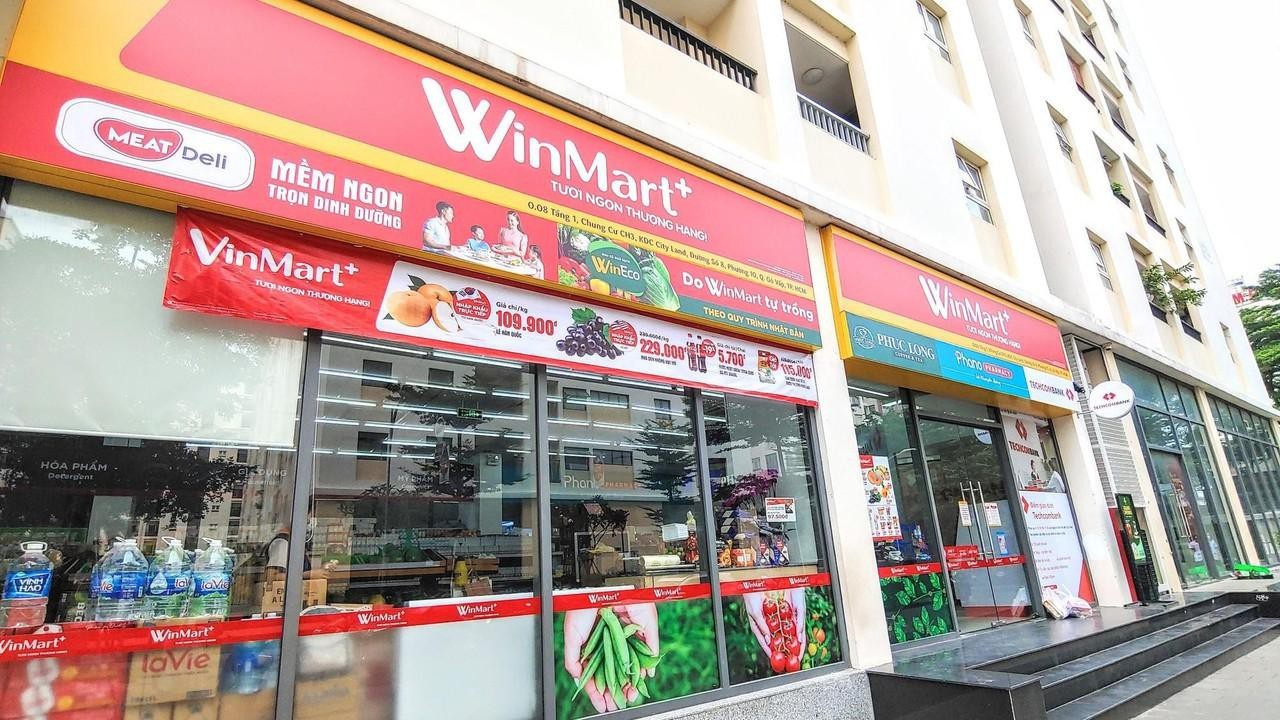 

Trong suốt năm 2021, Masan đã tiến hành đẩy mạnh mô hình mini - mall qua sự kết hợp của kiosk Phúc Long với WinMart+. Cũng dựa trên thử nghiệm này, Masan đã tiến xa hơn khi xây dựng mô hình mini - mall tích hợp với Winmart+ (nhu yếu phẩm) và Phúc Long (trà &amp; cà phê), dược phẩm, Techcombank (ngân hàng) cùng điểm giao dịch Reddi tại một điểm phục vụ duy nhất
