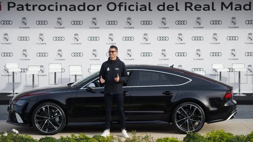 
Một trong những chiếc xe thuộc bộ sưu tập của Ronaldo
