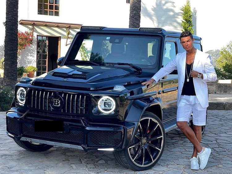 Choáng ngợp trước sự giàu có và bộ sưu tập siêu xe, bất động sản của Ronaldo - ảnh 10