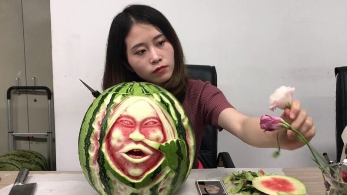 Vlog của bạn càng nhiều lượt xem thì càng thu hút được quảng cáo