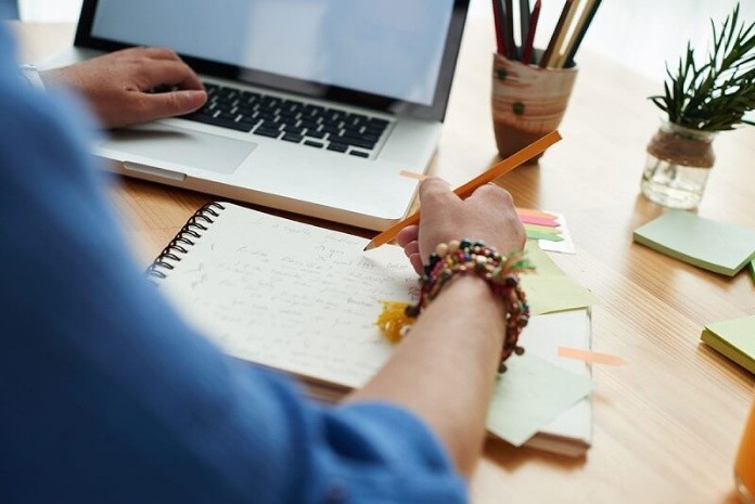 Bạn có thể tự học một chương trình học uy tín trong hai năm và được công nhận ở mọi môn học