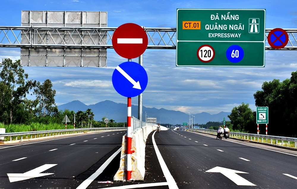 
Cao tốc Đà Nẵng - Quảng Ngãi chưa có trạm dừng nghỉ do còn nhiều khó khăn.
