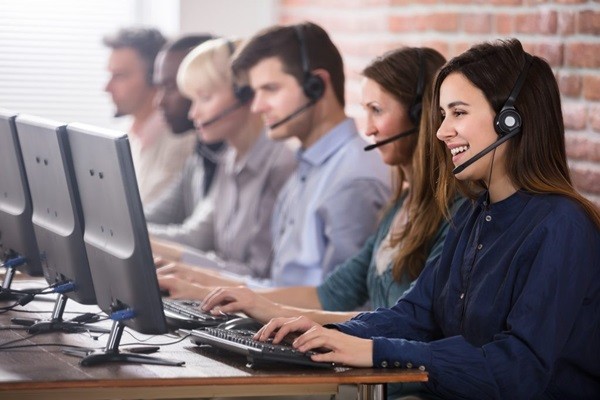 
Khi gọi điện thoại cho khách hàng nhân viên Telesales cần phải chú ý một số điểm
