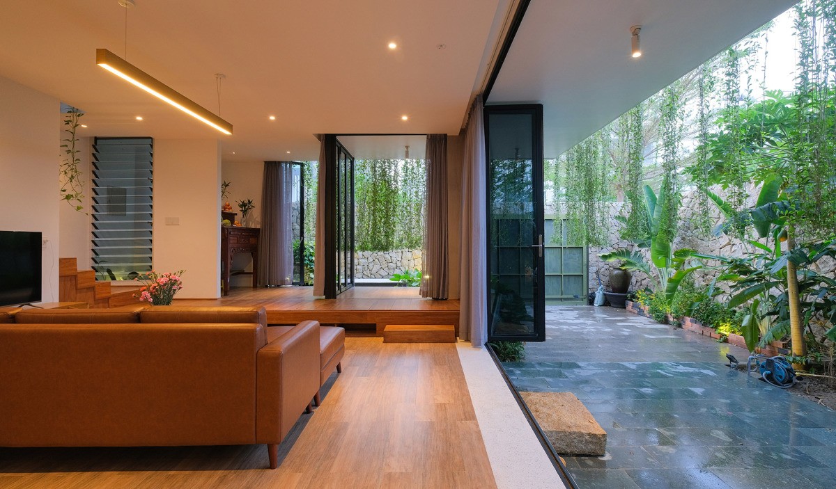 
Thiết kế phòng khách và bếp không có vách ngăn giúp cho các phòng bên trong căn nhà có được sự liên kết, tạo nên sự rộng rãi cho không gian sống
