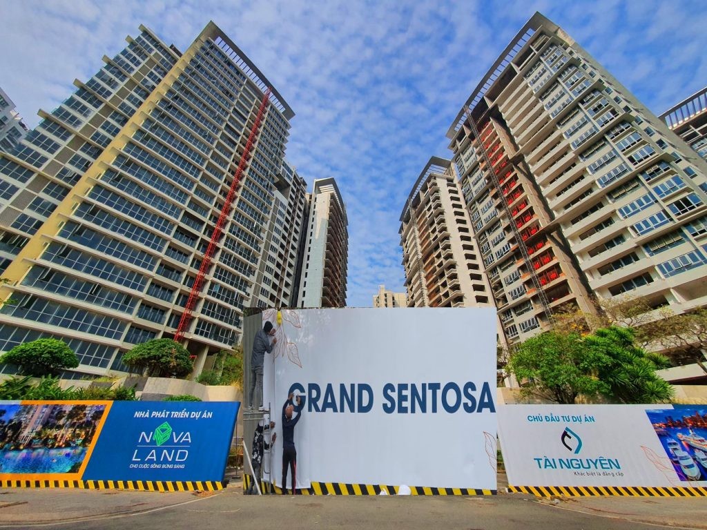 
Dự án The Grand Sentosa đang chuẩn bị chào bán căn hộ, giá bán dự kiến khoảng 100 triệu đồng/m2 (chưa bao gồm VAT).
