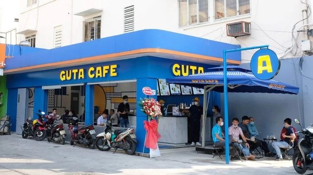 

Còn ở TP. Hồ Chí Minh, Guta khai trương cửa hàng đầu tiên vào năm 2016 - cái tên này mang ý nghĩa là phong cách của tôi còn giá trị cốt lõi là dựa trên cà phê vỉa hè
