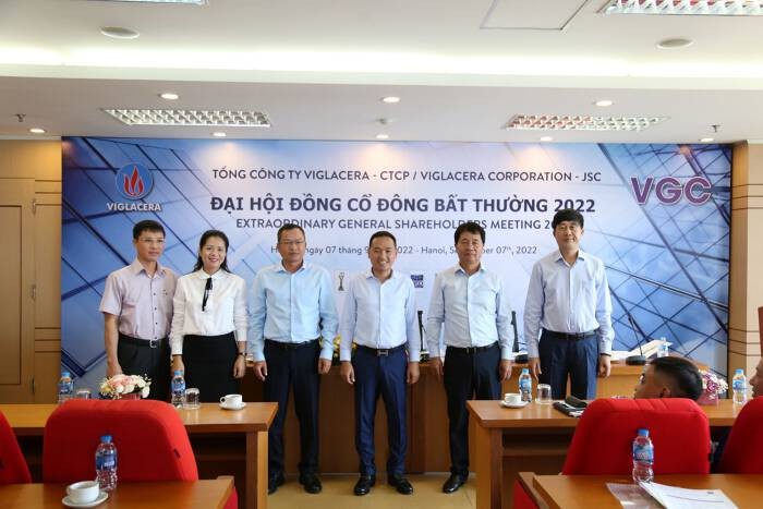 
Các thành viên trong HĐQT của&nbsp;Tổng công ty Viglacera (HoSE: VGC); trong đại hội bất thường lần này, tổng công ty cũng đã được các cổ đông thông qua việc miễn nhiệm vị trí thành viên HĐQT đối với ông Nguyễn Anh Tuấn
