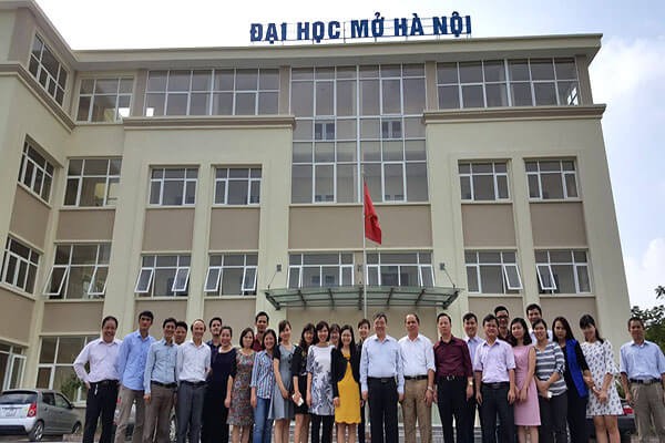 
Đại học mở là cơ sở đào tạo tập trung nghiên cứu những loại hình cũng như đào tạo từ xa, đào tạo tại chỗ, đào tạo mở.
