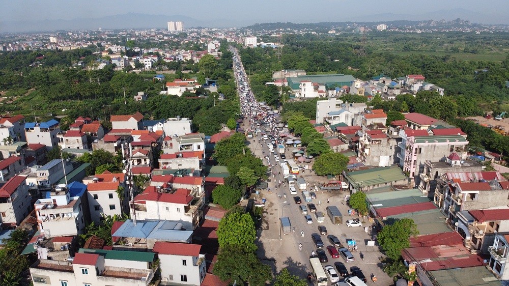 
Mở rộng Quốc lộ 6 giúp giảm tình trạng ùn tắc thường xuyên diễn ra trên tuyến đường này.
