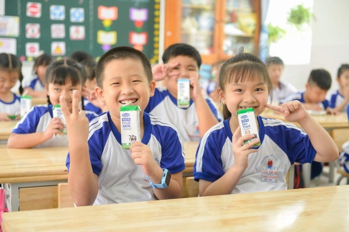 
Vinamilk tài trợ cho chương trình sữa học đường
