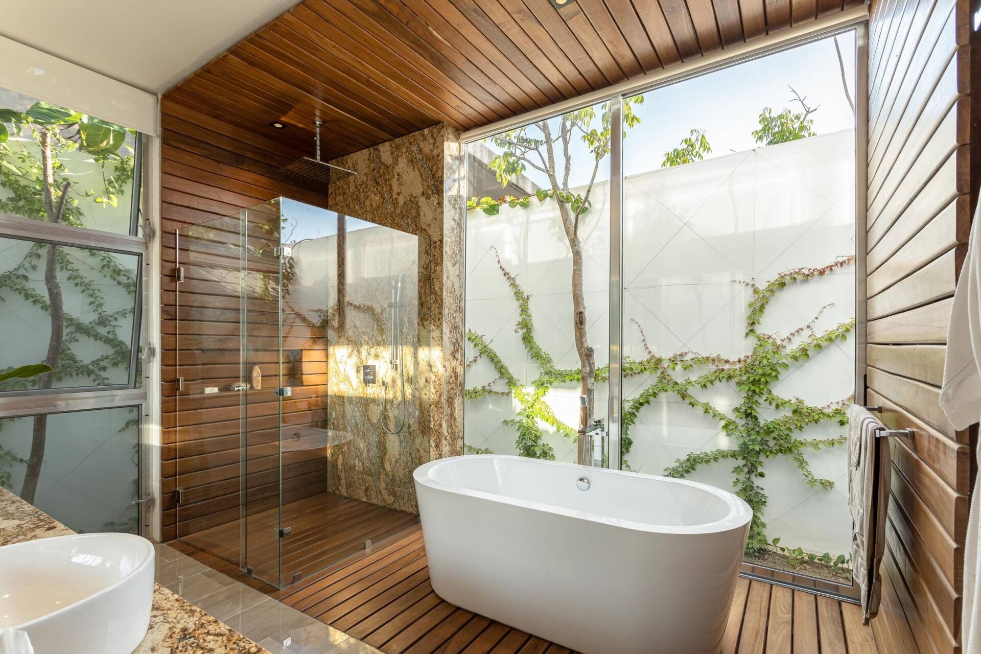 
Phòng tắm với thiết kế sang trọng, hiện đại, thiết kế mở tối đa nhưng vẫn giữ được tính kín đáo và thông sáng hiệu quả
