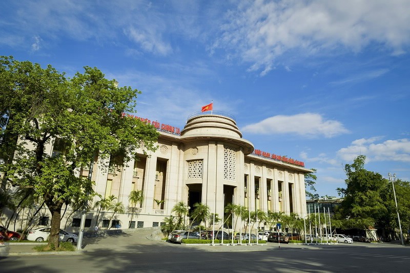 
Ngày 22/9, Ngân hàng Nhà nước Việt Nam đã quyết định tăng 100 điểm cơ bản đối với một loạt các lãi suất điều hành chủ chốt.
