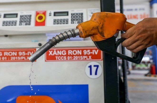 
Giá xăng trong nước dự kiến tiếp tục giảm lần thứ 4 liên tiếp
