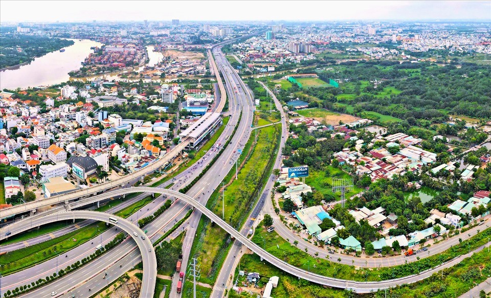 
Tuyến metro số 1 (Bến Thành - Suối Tiên) dự kiến hoàn thành vào năm 2024 sau 10 năm thi công.
