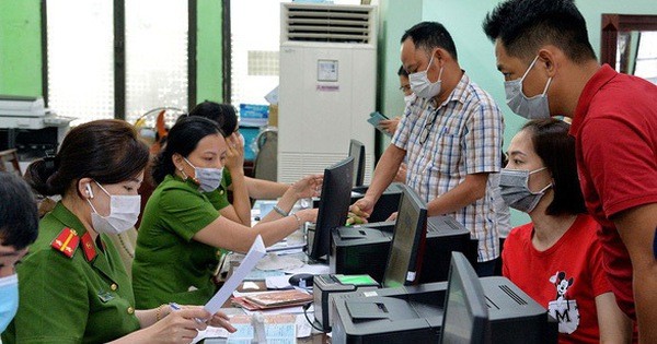 
Để đăng ký thường trú, người dân cần liên hệ với cảnh sát khu vực phụ trách địa bàn để được hướng dẫn
