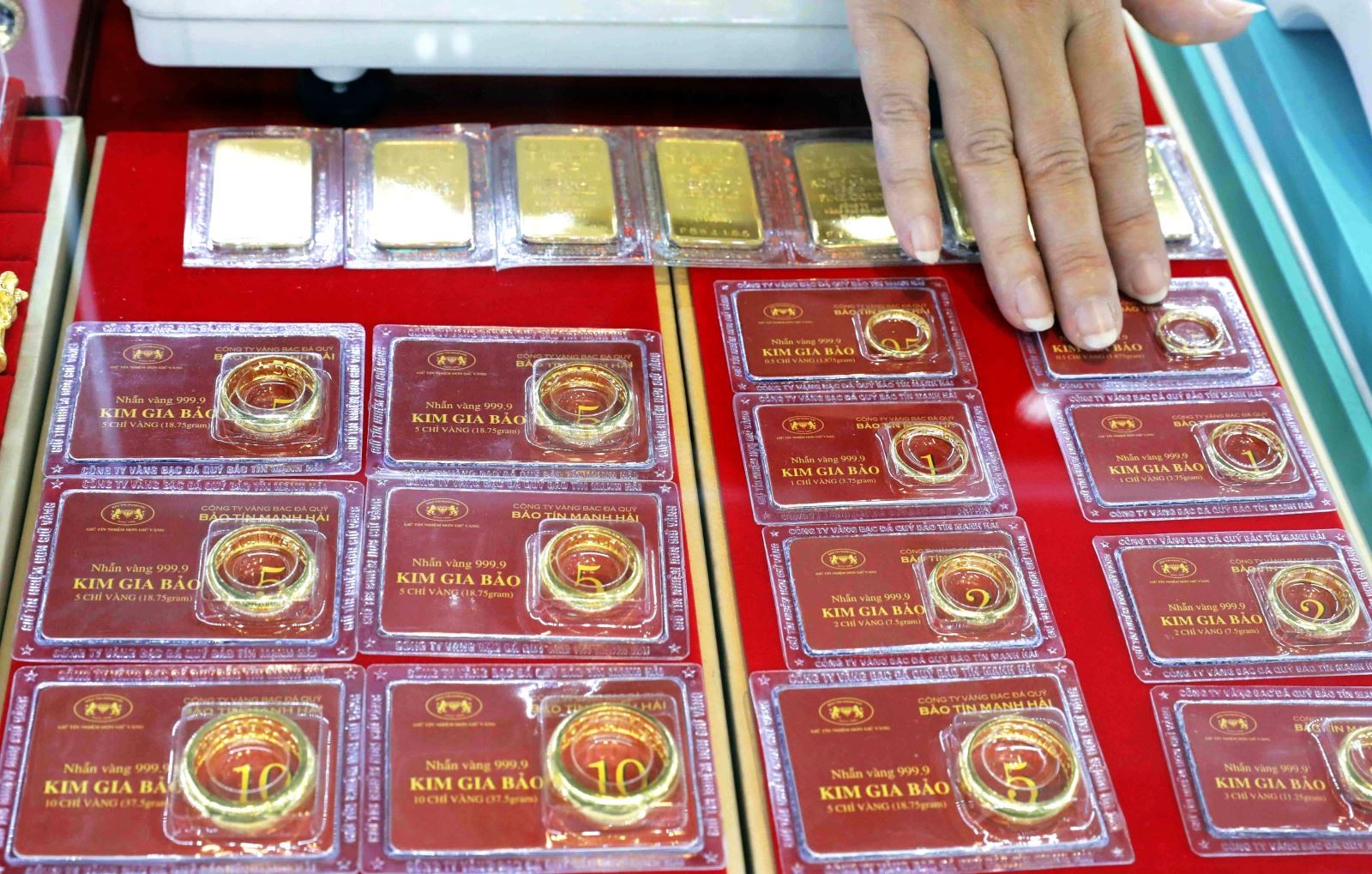 
Giá vàng trong nước đảo chiều tăng vượt 65,5 triệu đồng/lượng bán ra
