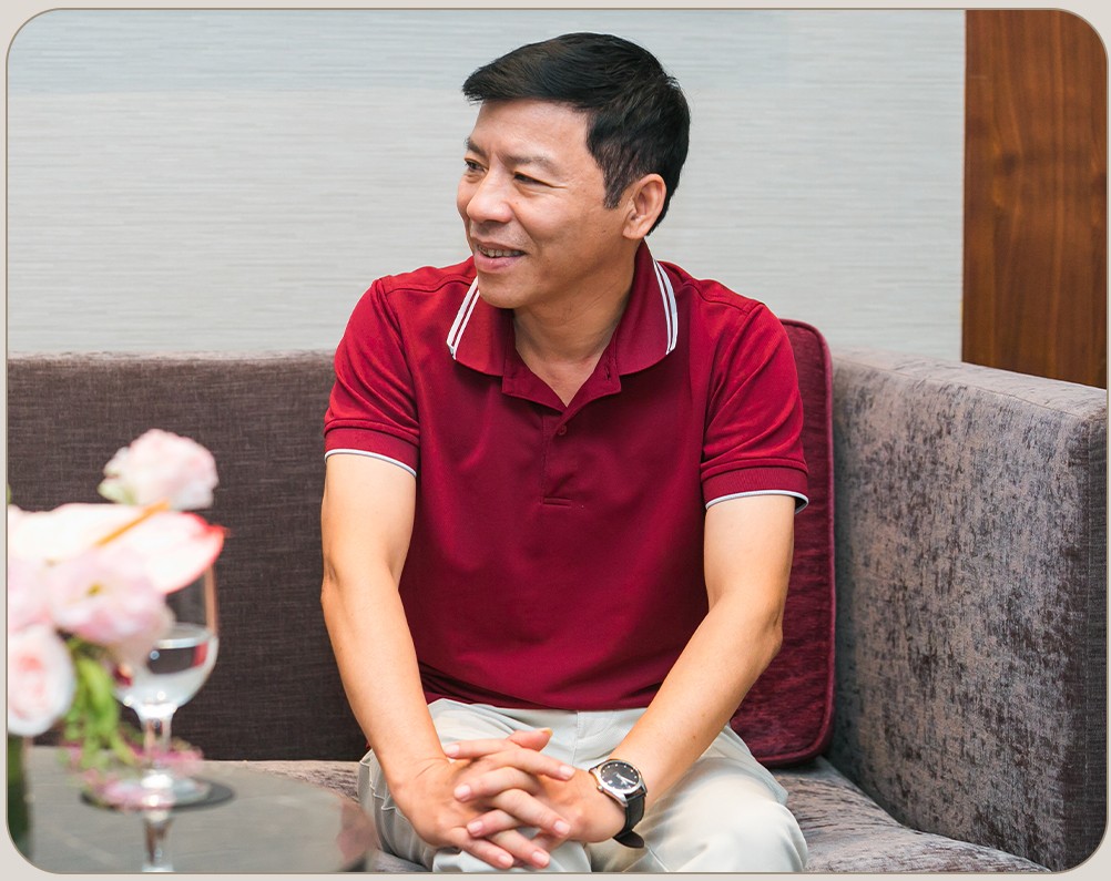 

Ông Nguyễn Hữu Hân sinh năm 1967, hiện đang là doanh nhân trong lĩnh vực xuất nhập khẩu
