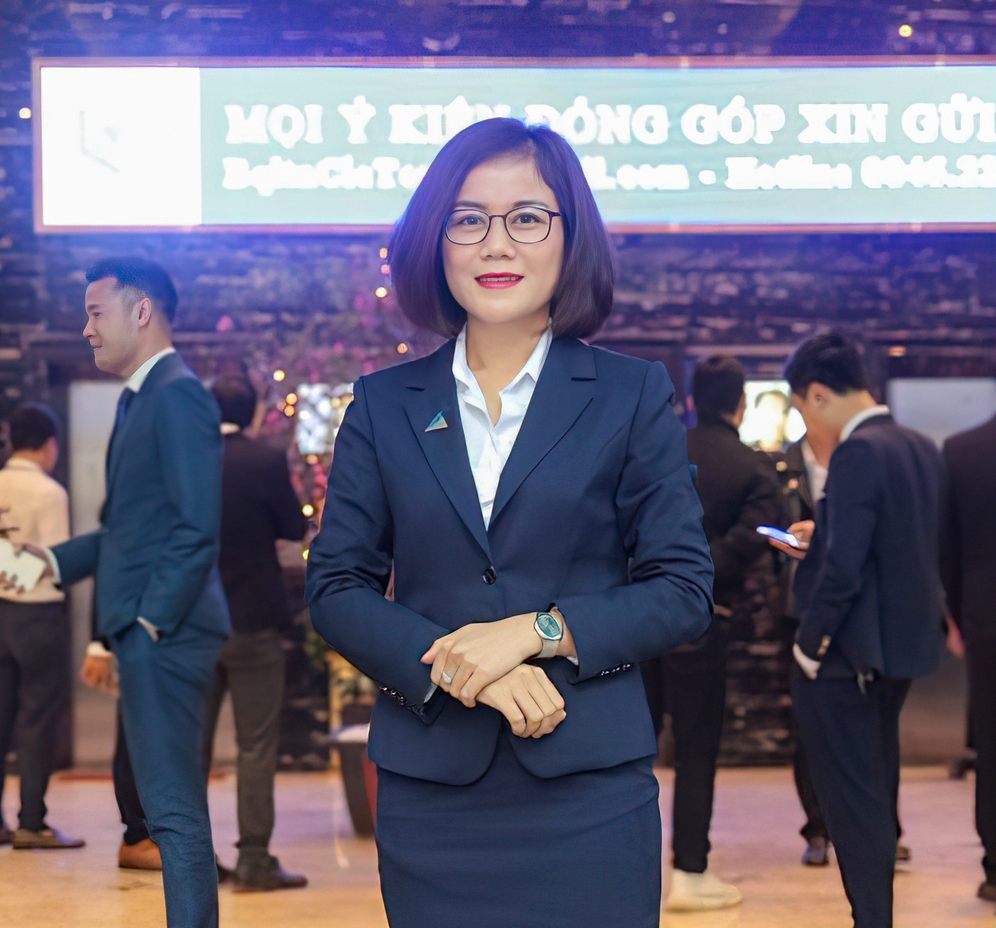 
Bà Hoàng Thị Kim Dung - Giám đốc Sàn Trung Kính - Công ty cổ phần Dịch vụ và Địa Ốc Đất Xanh Miền Bắc

