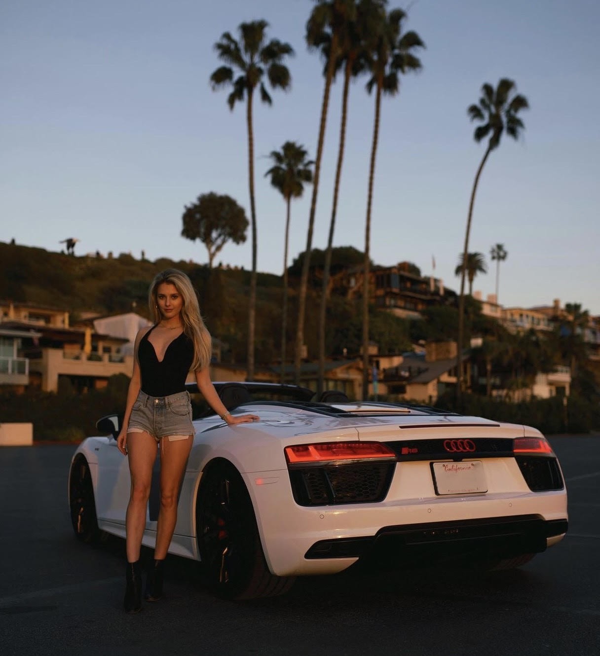 
Chiếc Audi R8 ưa thích của Lindsay
