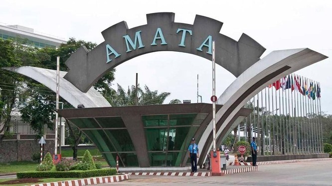 
Nhờ tận dụng được mọi lợi thế của mình, cuối năm 1994 Amata đã bắt đầu “lấn sân” sang Việt Nam thông qua việc đầu tư xây dựng Khu công nghiệp Amata tại Biên Hòa, Đồng Nai&nbsp;có diện tích lên đến 700 ha
