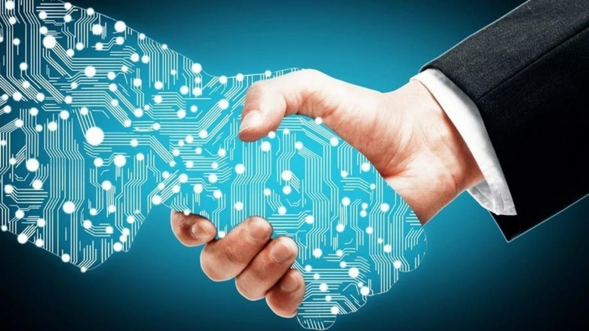 
Chuyển đổi số trong xã hội bao trùm lên tất cả các mặt trong đời sống
