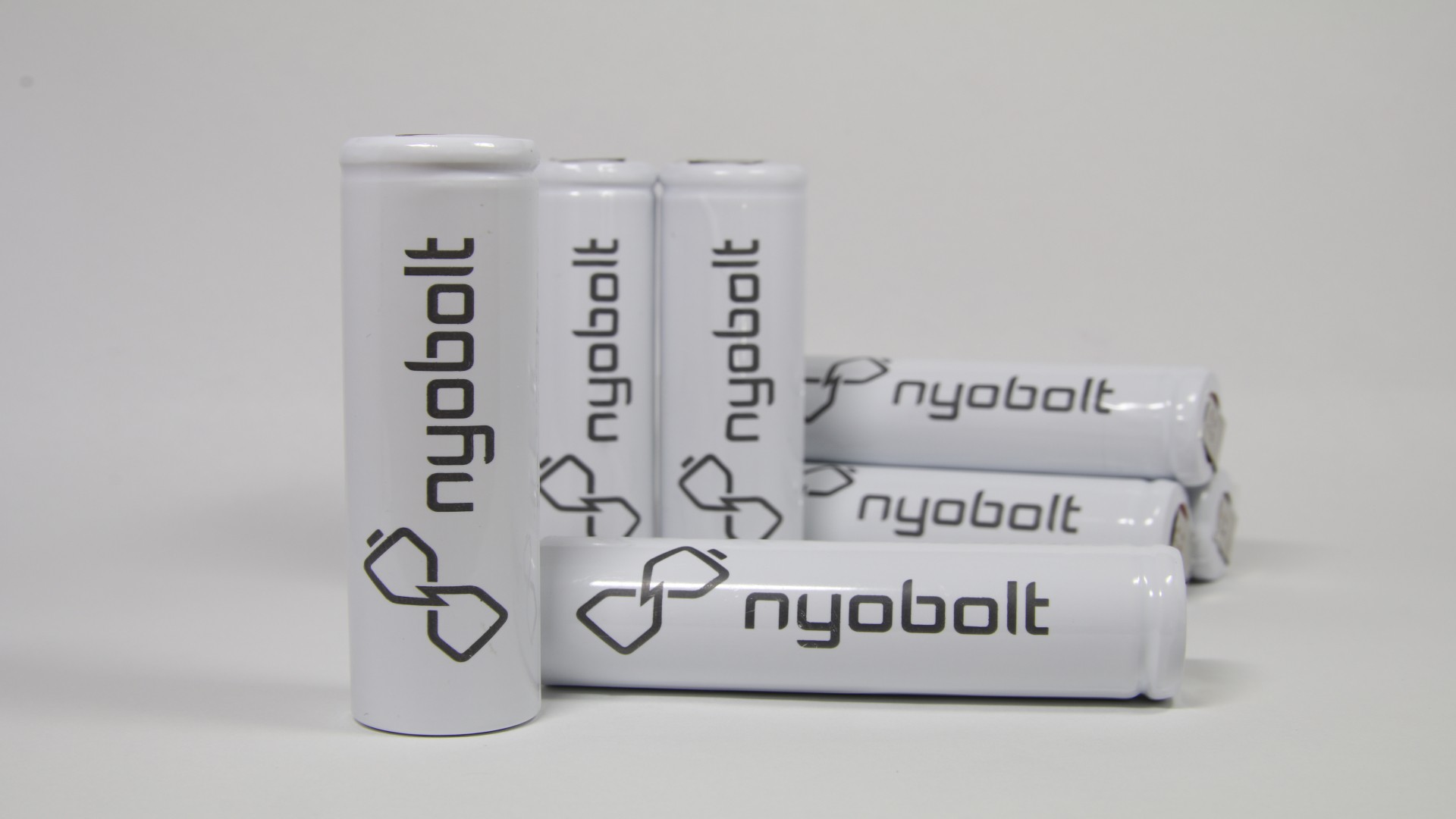 
Nyobolt Limited - Công ty chuyên về cung cấp những giải pháp pin lithium-ion sạc nhanh với trụ sở tại Anh&nbsp;phát hiện rằng, việc sử dụng vật liệu tiên tiến Vonfram ở trong pin có thể giải quyết được bài toán hóc búa này
