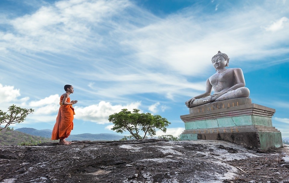 

Những người được gọi tử tế thì luôn luôn trung thực và làm việc bằng cái tâm của mình, không lừa lọc hay gian dối và là một người vô cùng tốt bụng, có đức tính cao cả
