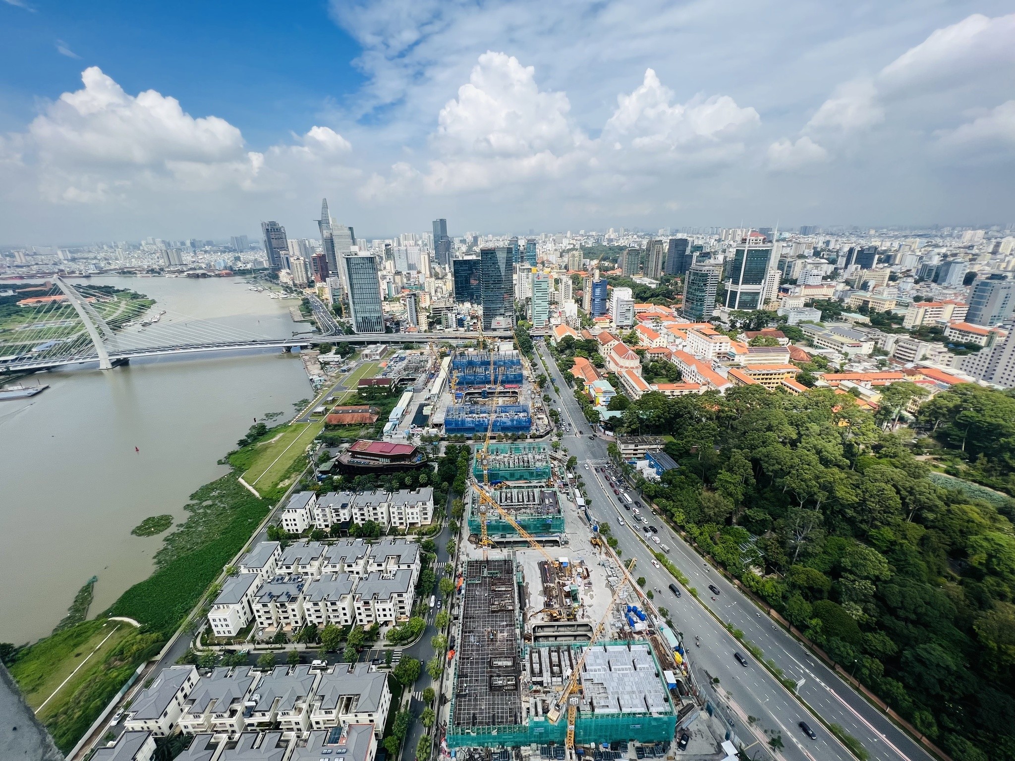 
Giá trị đầu tư vào bất động sản Việt Nam tính riêng năm 2018 đã đạt gần 7 tỷ USD
