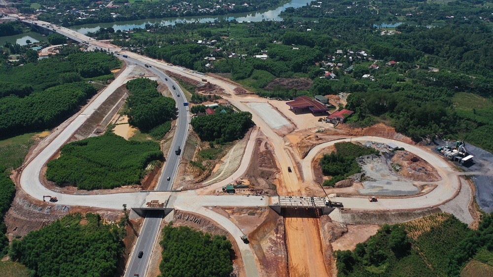 
Cao tốc Cam Lộ - La Sơn có 61 km đi qua tỉnh Thừa Thiên Huế.
