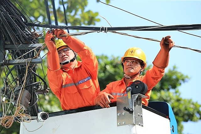 
Trong giai đoạn lạm phát và tình hình địa chính trị trên thế giới bất ổn như hiện nay, giới đầu tư thông thường sẽ đánh giá cao cổ phiếu ngành thiết yếu như sản xuất điện
