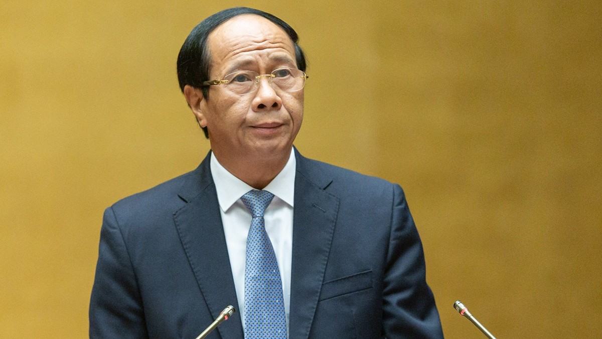 
Phó Thủ tướng Lê Văn Thành trình bày tờ trình của Chính phủ về dự án Luật Đất đai (sửa đổi)
