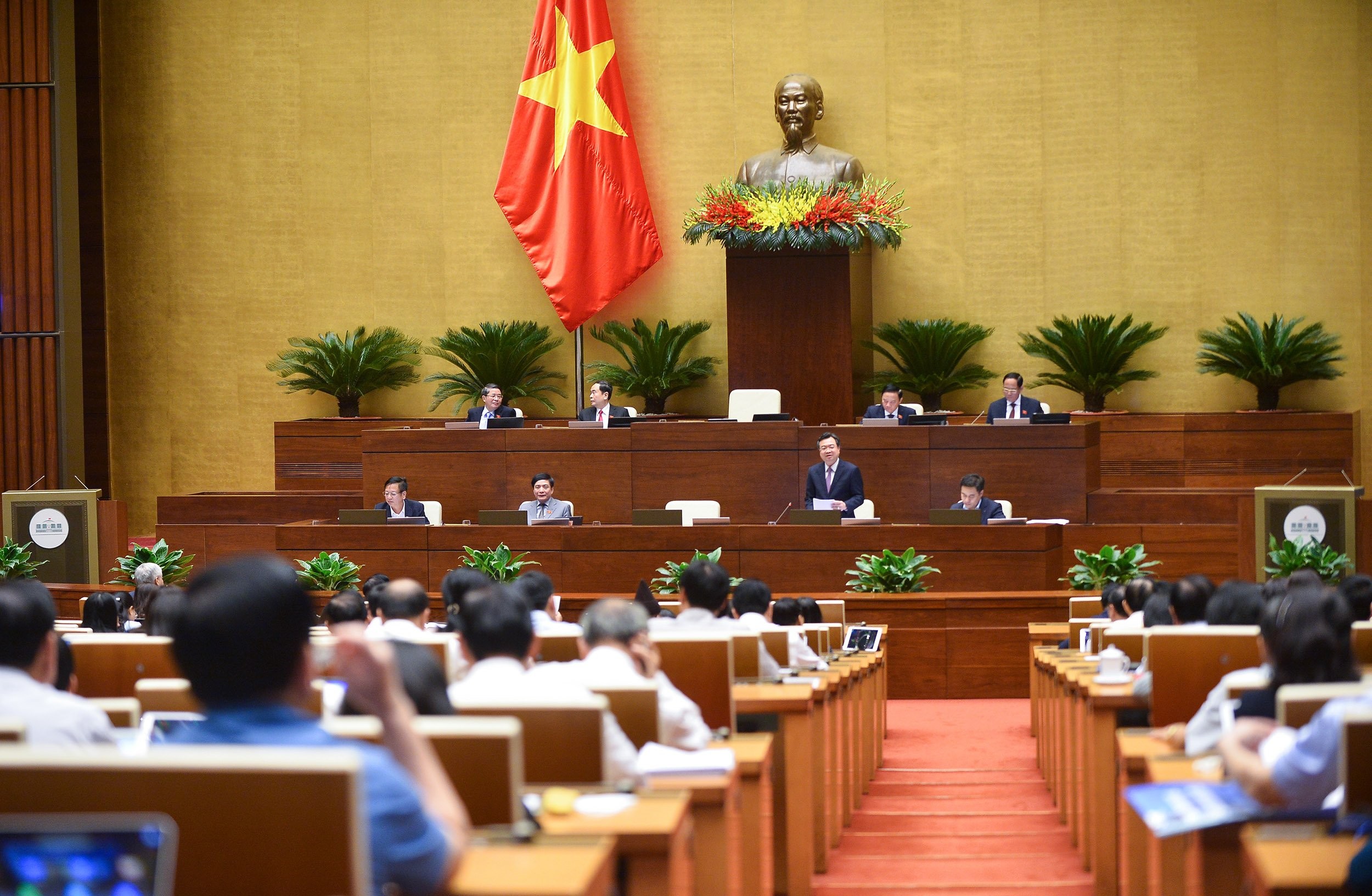 
Bộ trưởng Bộ Xây dựng Nguyễn Thanh Nghị trả lời chất vấn trước Quốc hội.
