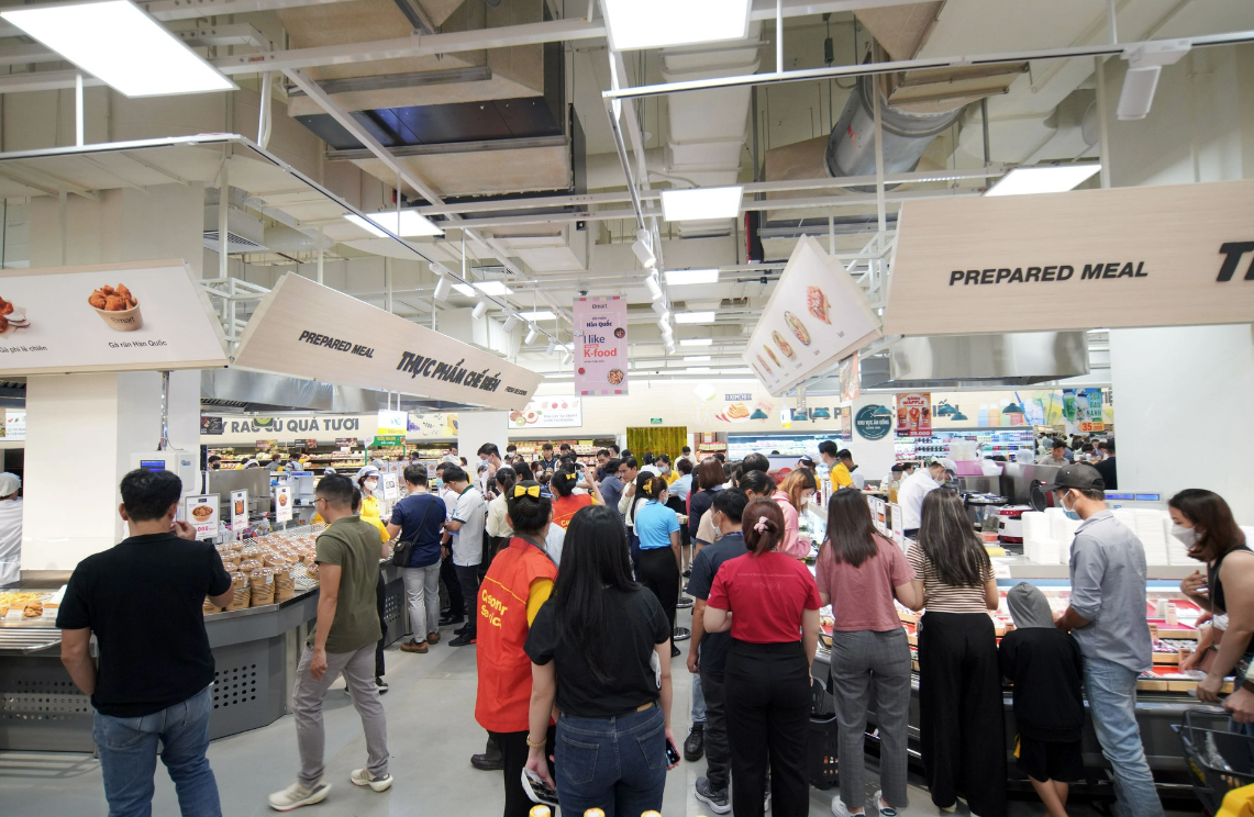 
Diện tích của Emart Sala Thủ Thiêm là hơn 6.000m2, là đại siêu thị nằm trong Trung tâm thương mại Thiso Mall đã chính thức khai trương vào 3/11/2022
