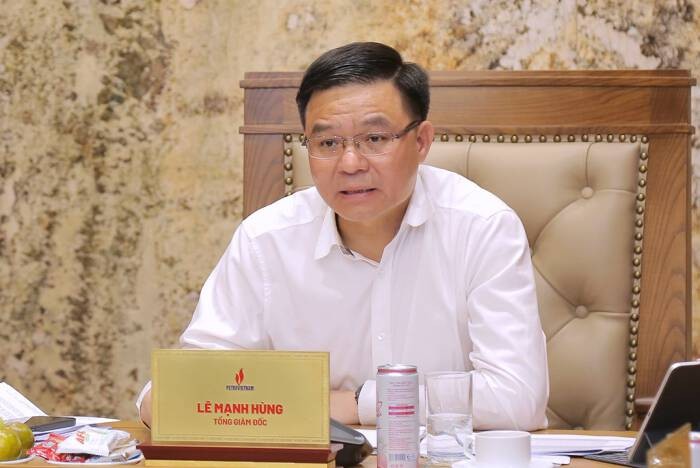 
Tổng kết cuộc họp, Tổng Giám đốc Lê Mạnh Hùng đã phát biểu và đề nghị các đơn vị trong tập đoàn nhận diện cũng như đánh giá các rủi ro trong tình trạng khủng hoảng thị trường vốn như thời điểm hiện tại
