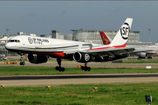 
Tính đến tháng 3/2017, SF Airlines đã vận chuyển tổng cộng 1.400 tấn hàng hóa đủ loại, từ nặng hàng tấn cho tới chỉ vài kg mỗi ngày thông qua 3 chiếc boeing của công ty
