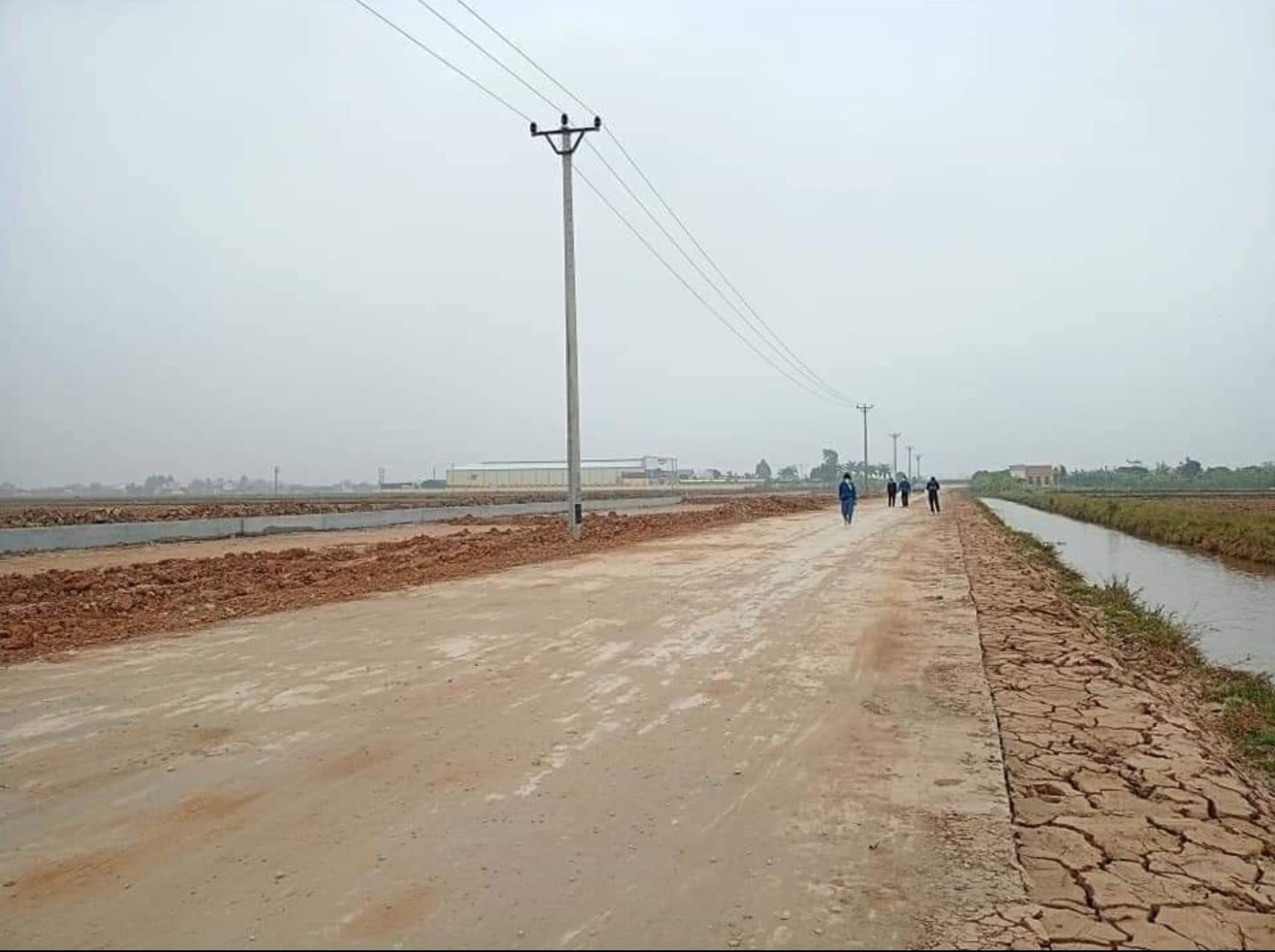 
Nhiều tháng qua, thị trường bất động sản tại Ninh Bình cũng "im lìm" như bao nơi khác nhưng giá đất vẫn không có dấu hiệu giảm

