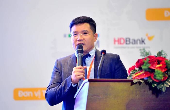 

Chủ tịch FiinRatings - ông Nguyễn Quang Thuân cũng cho rằng, nới room tín dụng cho bất động sản là một giải pháp đáng xem xét
