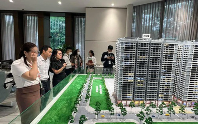 
Không hề kém cạnh, một chủ đầu tư có dự án tại phía Đông thành phố Hà Nội cũng tung ra chính sách cam kết lợi nhuận khủng đối với thị trường nhà ở thấp tầng trong dự án đô thị, tương đương ở mức 37,5% trong vòng 5 năm. Ảnh minh họa
