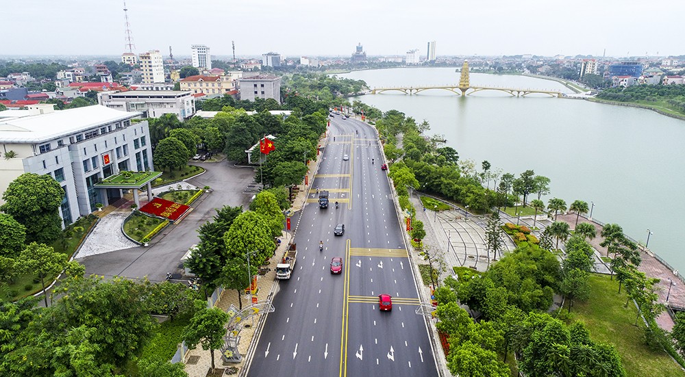 
Phú Thọ đẩy mạnh phát triển hạ tầng giao thông thu hút dòng vốn đầu tư từ các doanh nghiệp trong nước và nước ngoài.
