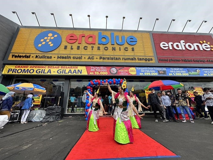 
CEO Hiểu Em cho biết, dự kiến trong tháng 12 năm nay, MWG sẽ khai trương 5 cửa hàng đầu tiên tại Indonesia với tên gọi là Era Blue
