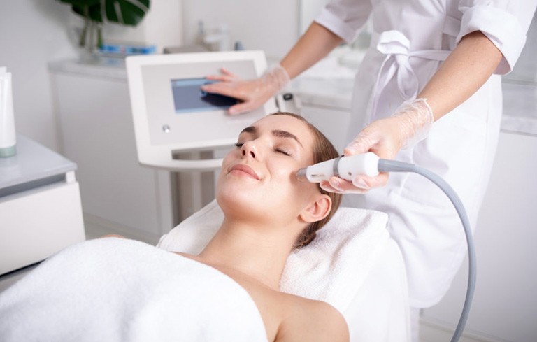 
Đối với phương pháp trẻ hóa da bằng noãn thực vật phải thực hiện theo liệu trình 10 buổi và thông thường được thực hiện&nbsp; mỗi tuần 1 buổi. Ảnh minh họa
