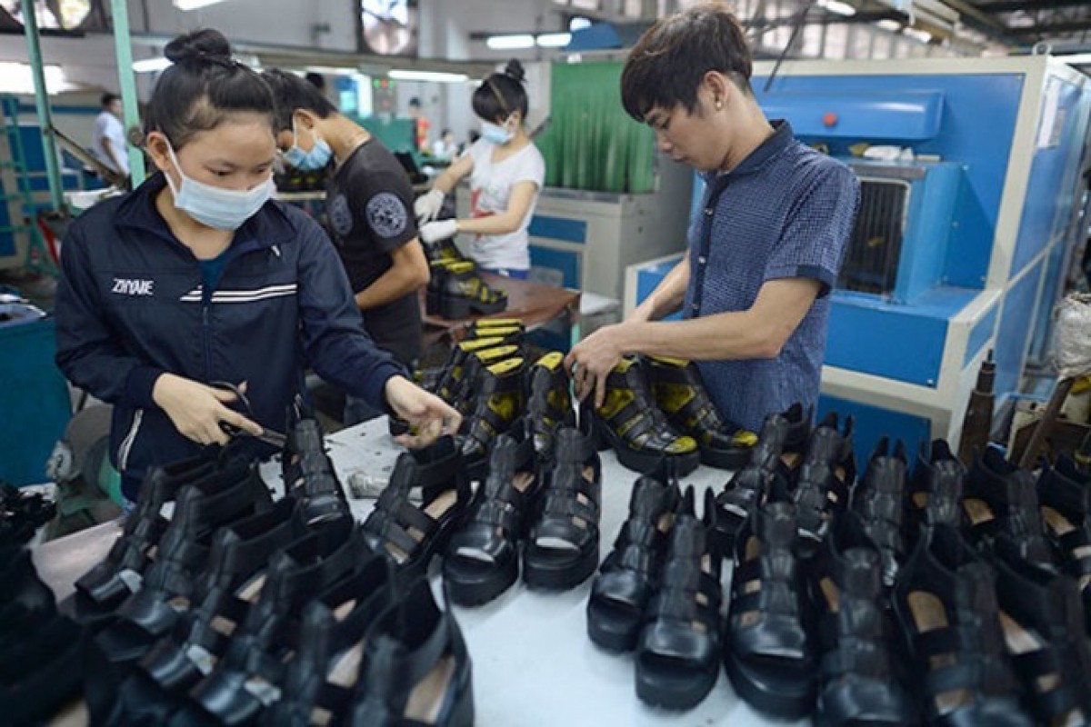 
Trong bối cảnh lạm phát gia tăng, đơn hàng giảm và các doanh nghiệp da giày sẽ phải tìm kiếm thêm các nguồn cung nguyên liệu thì thị trường mới tận dụng được tốt các thị trường có FTA mà Việt Nam đã ký kết
