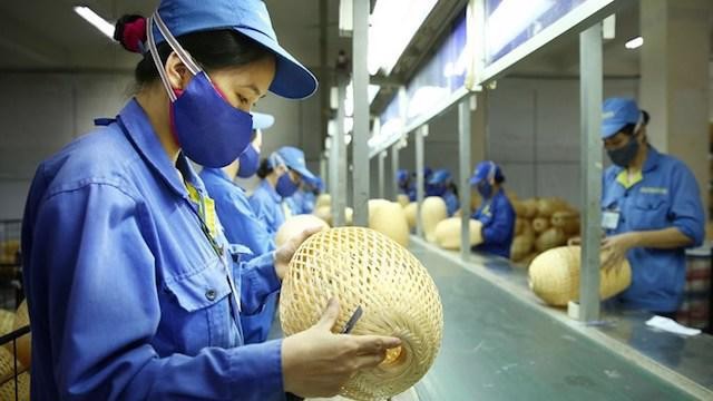 Cuối năm, nhiều doanh nghiệp sản xuất không có đơn hàng mới, lãi suất cho vay ngân hàng cao nên không có nhu cầu vay vốn thêm.