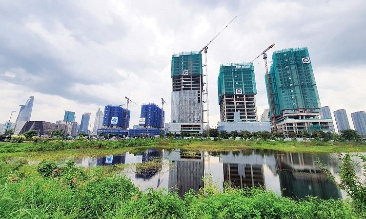 Thị trường bất động sản vẫn sẽ gặp khó khăn nếu không tiếp cận được dòng vốn tín dụng. 