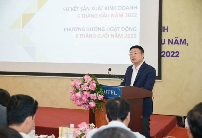 
Ông Hà Quang Hòa - Tổng Giám đốc Vinataba, cho biết giữa bối cảnh thị trường trong nước vẫn còn nhiều khó khăn, trong nửa đầu năm 2022, Vinataba vẫn duy trì cũng như giữ vững thị phần sản lượng nội tiêu so với cuối năm trước. Ảnh: Vinataba
