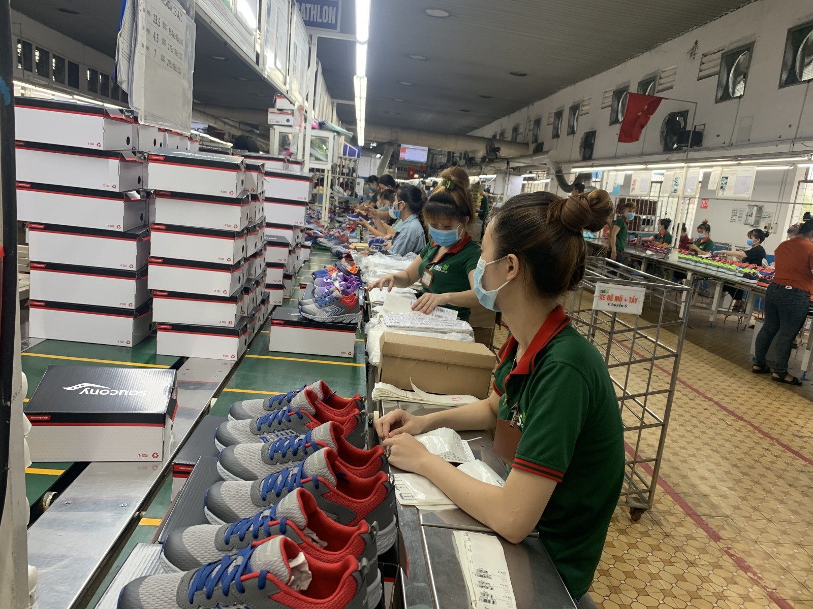
Tình trạng thiếu đơn hàng của ngành da giày có thể kéo dài đến năm 2023.
