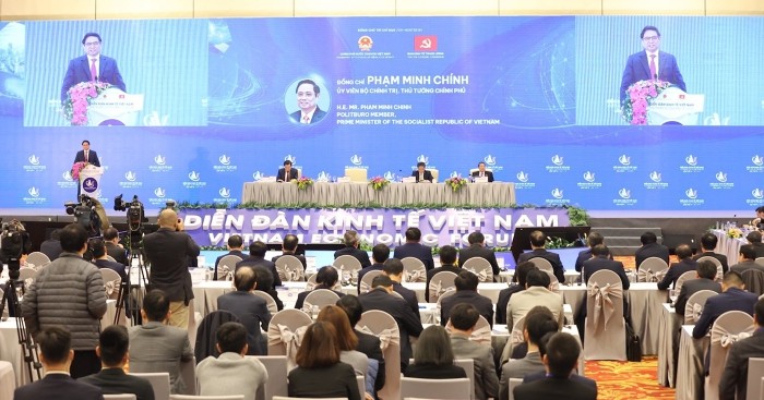 
Kết luận trong diễn đàn, Thủ tướng Chính phủ Phạm Minh Chính cũng đưa đánh giá, năm 2023 không nên bi quan nhưng cũng không thể lạc quan; đồng thời cần xác định rằng đây là năm có nhiều khó khăn và thách thức hơn
