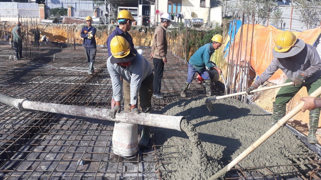 
Thị trường bất động sản chững lại, gây khó khăn cho nhiều doanh nghiệp bất động sản và các ngành nghề liên quan
