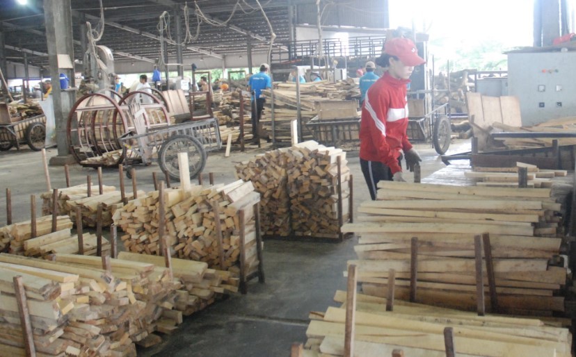 
Doanh nghiệp ngành gỗ gặp nhiều khó khăn do chịu ảnh hưởng tiêu cực từ những biến động trên thế giới
