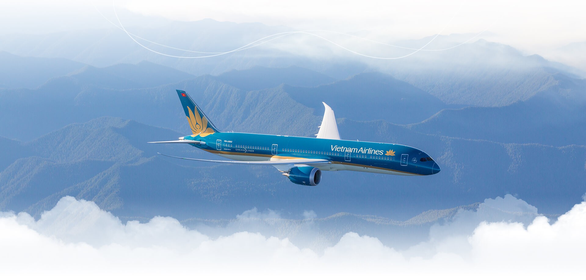 
Riêng Vietnam Airlines, cũng do hãng chủ yếu thu bán bằng các đồng tệ và thanh toán các chi phí bằng đô la Mỹ cũng như phải chịu các khoản chênh lệch tỷ giá bởi đánh giá lại các khoản công nợ gốc USD vào cuối kỳ
